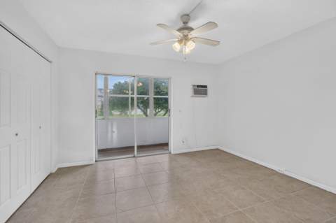 210 Canterbury J #1, West Palm Beach FL - photo 10 of 36
