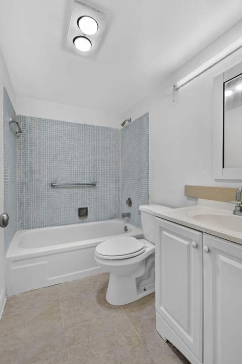 210 Canterbury J #1, West Palm Beach FL - photo 12 of 36