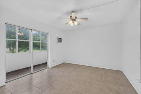 210 Canterbury J #1, West Palm Beach FL - photo 13 of 36