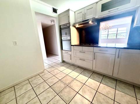 1502 S Lakeside Drive ##401, Lake Worth Beach FL - photo 9 of 41