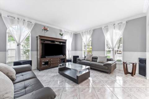 16363 Segovia Circle, Pembroke Pines FL - photo 20 of 65