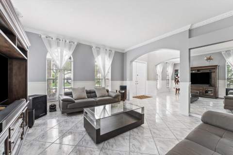 16363 Segovia Circle, Pembroke Pines FL - photo 19 of 65