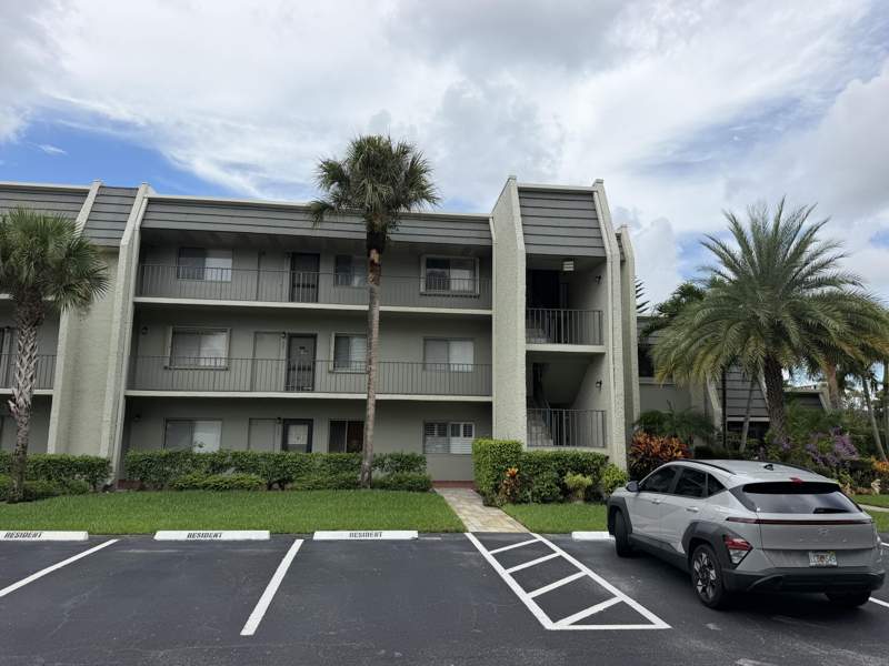 1 bedroom Condominium at 4120 Tivoli Court #208, Fountains Of Palm Beach Condo 7, Lake Worth — photo 3