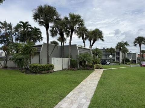 4120 Tivoli Court #208, Lake Worth FL - photo 7 of 40