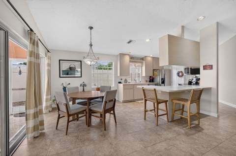4238 Royal Oak Drive, Palm Beach Gardens FL - photo 6 of 51
