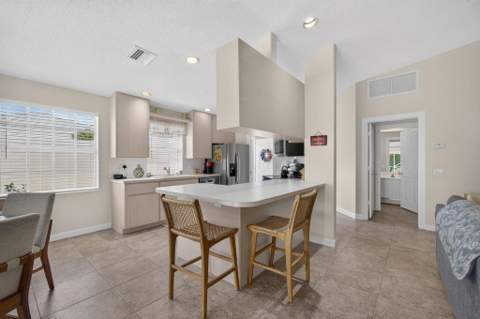 4238 Royal Oak Drive, Palm Beach Gardens FL - photo 8 of 51