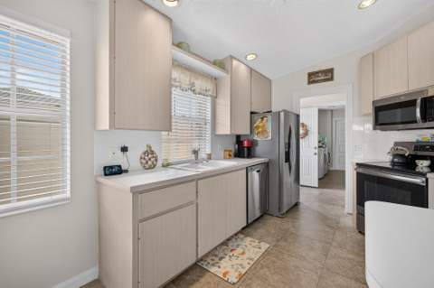 4238 Royal Oak Drive, Palm Beach Gardens FL - photo 9 of 51