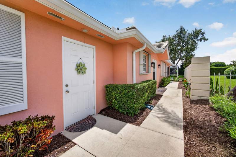 2 bedroom Townhouse at 4238 Royal Oak Drive, Garden Oaks South, Palm Beach Gardens — photo 4