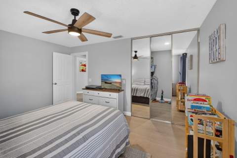 4238 Royal Oak Drive, Palm Beach Gardens FL - photo 23 of 51
