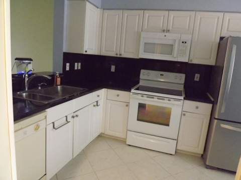 6112 Huntwick Terrace #205, Delray Beach FL - photo 6 of 33