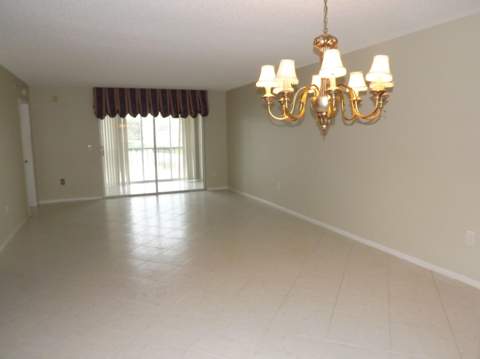6112 Huntwick Terrace #205, Delray Beach FL - photo 10 of 33