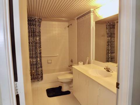 6112 Huntwick Terrace #205, Delray Beach FL - photo 18 of 33