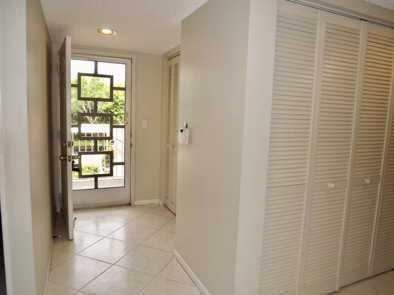 2 bedroom Condominium at 6112 Huntwick Terrace #205, Huntington Pointe IV, Delray Beach — photo 4