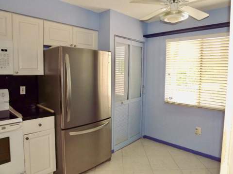 6112 Huntwick Terrace #205, Delray Beach FL - photo 8 of 33
