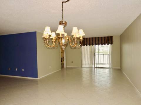 6112 Huntwick Terrace #205, Delray Beach FL - photo 12 of 33