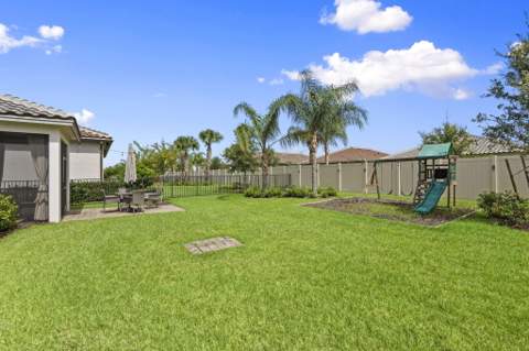 535 SE Villandry Way, Port St. Lucie FL - photo 12 of 26