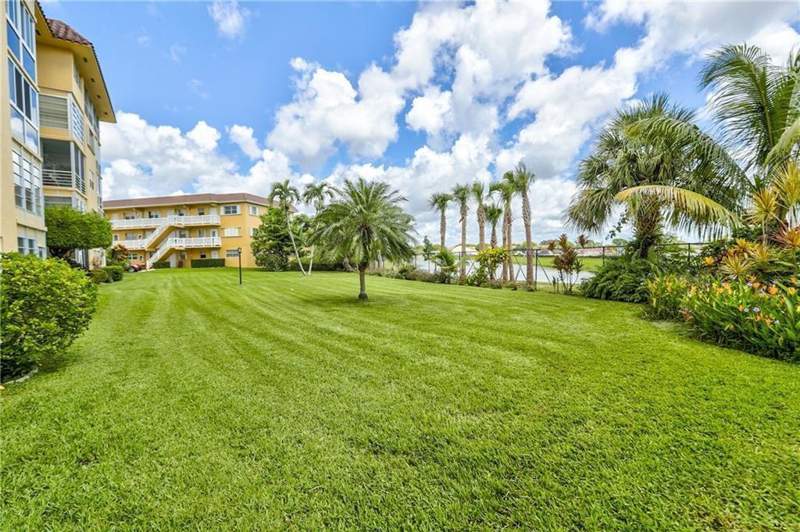 2 bedroom Condominium at 4100 Crystal Lake Drive #110, Crystal Lake Condo 4100, Deerfield Beach — photo 4