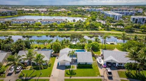 1103 NW 11th Street, Boynton Beach FL - photo 8 of 56