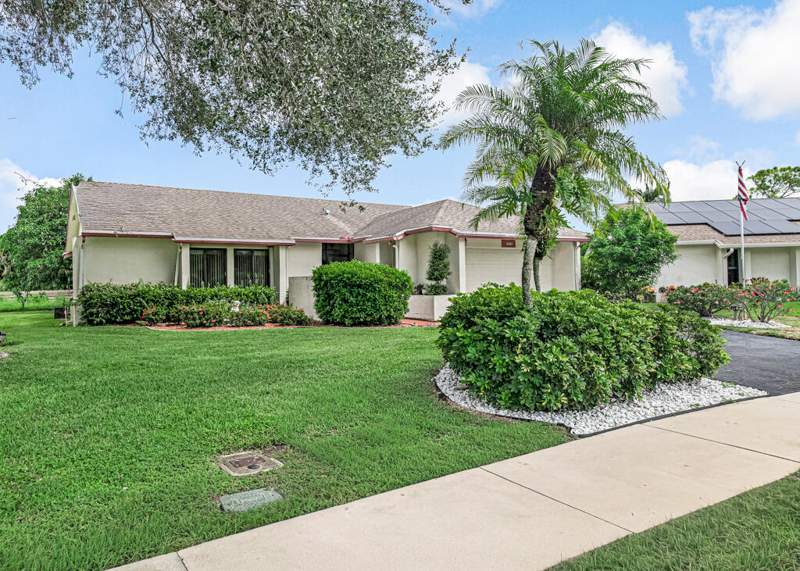2 bedroom Single Family Residence at 10301 Greenbriar Court, Riviera, Boca Raton — photo 2