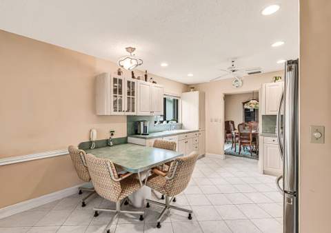 10301 Greenbriar Court, Boca Raton FL - photo 17 of 49