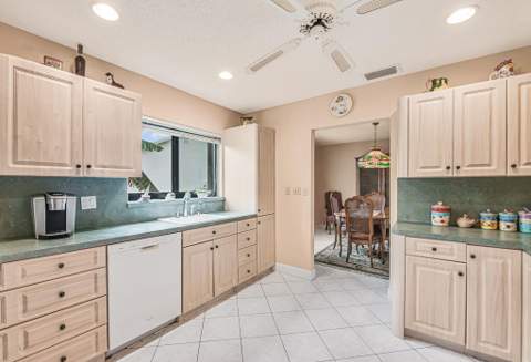 10301 Greenbriar Court, Boca Raton FL - photo 19 of 49