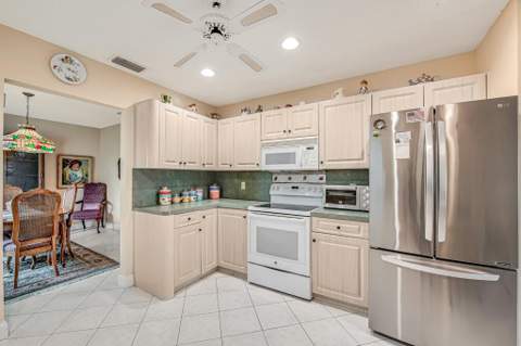 10301 Greenbriar Court, Boca Raton FL - photo 20 of 49