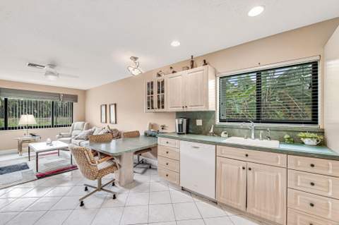 10301 Greenbriar Court, Boca Raton FL - photo 22 of 49