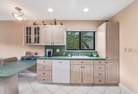 10301 Greenbriar Court, Boca Raton FL - photo 23 of 49