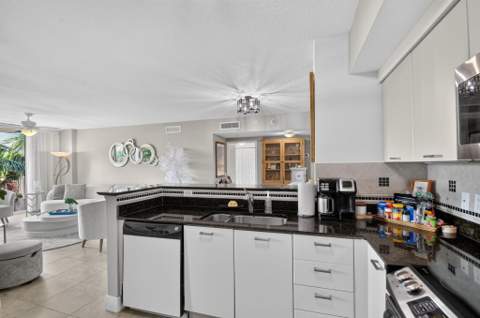 700 E Boynton Beach Boulevard #410, Boynton Beach FL - photo 10 of 74