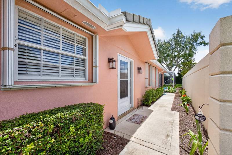 2 bedroom Townhouse at 4238 Royal Oak Drive, Garden Oaks South, Palm Beach Gardens — photo 5