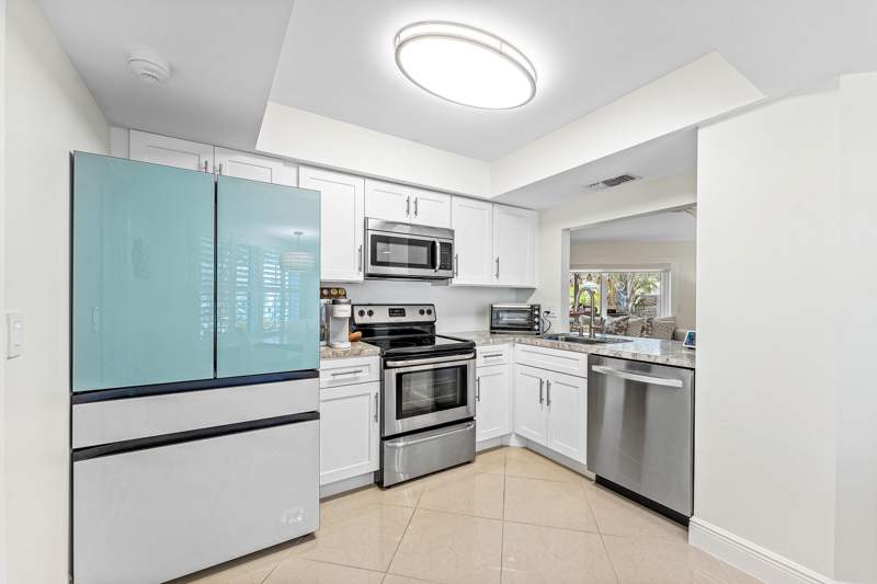 3 bedroom Single Family Residence at 140 Arrowhead Circle, Indian Creek Ph 1, Jupiter — photo 3