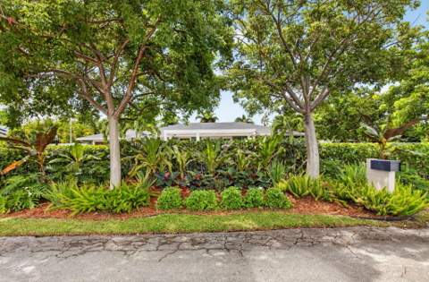916 SW 36th Court, Boynton Beach FL - photo 6 of 83