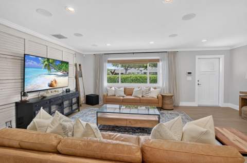 916 SW 36th Court, Boynton Beach FL - photo 9 of 83