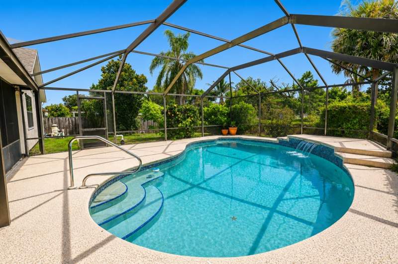 3 bedroom Single Family Residence at 878 SW McComb Avenue, Port St Lucie Section 21, Port St. Lucie — photo 2