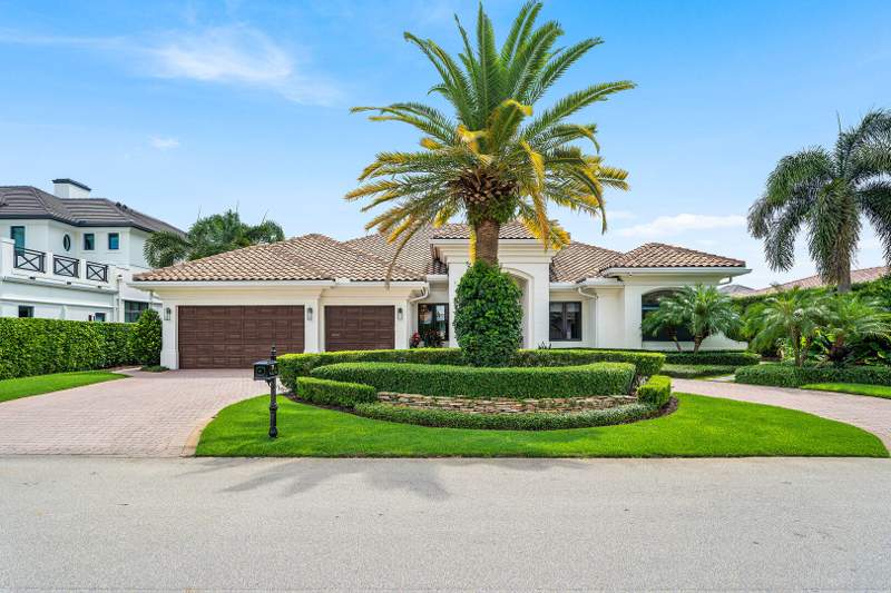 4 bedroom Single Family Residence at 2212 Acorn Palm Road, Royal Palm Yacht & Country Club, Boca Raton — photo 4