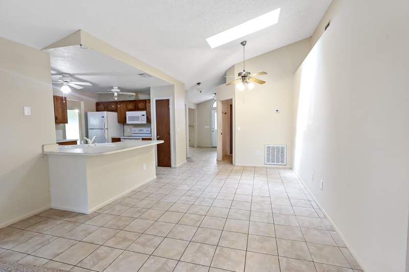 3 bedroom Single Family Residence at 878 SW McComb Avenue, Port St Lucie Section 21, Port St. Lucie — photo 5