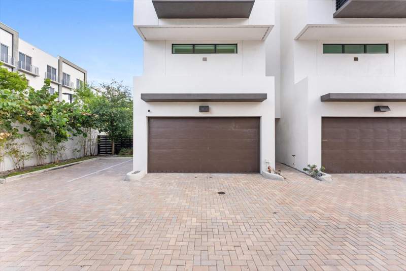3 bedroom Townhouse at 1048 N Victoria Park Road, Progresso, Fort Lauderdale — photo 5