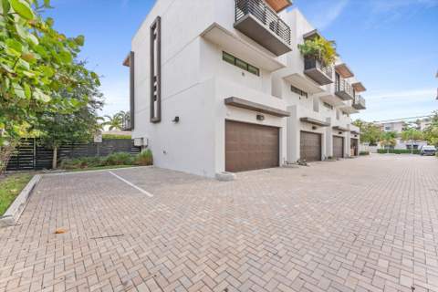1048 N Victoria Park Road, Fort Lauderdale FL - photo 6 of 57