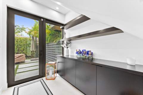 1048 N Victoria Park Road, Fort Lauderdale FL - photo 9 of 57