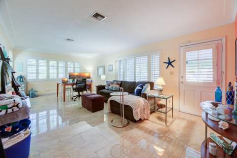 226 NE 13th Avenue, Pompano Beach FL - photo 10 of 38