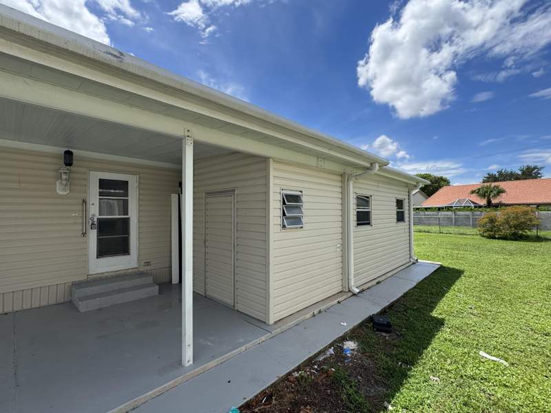 2 bedroom Manufactured Home at 8629 Crown Drive, Sea Meadows, Boynton Beach — photo 4