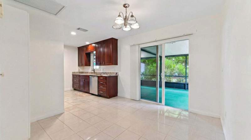 4 bedroom Single Family Residence at 428 Alemeda Drive, Palm Springs Village 4, Palm Springs — photo 4