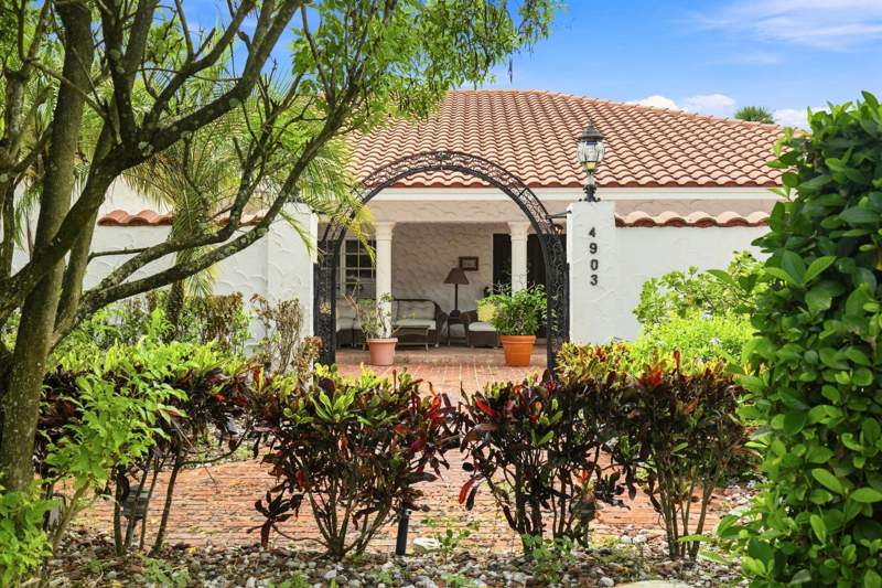 4 bedroom Single Family Residence at 4903 Woodlands Boulevard, Woodlands Sec Four, Tamarac — photo 3