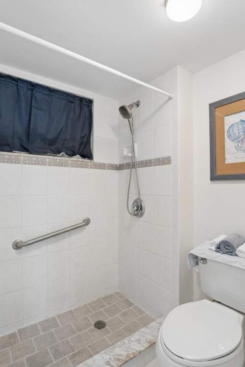 5570 Tamberlane Circle #130, Palm Beach Gardens FL - photo 13 of 24