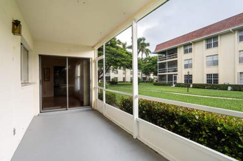 5570 Tamberlane Circle #130, Palm Beach Gardens FL - photo 21 of 24