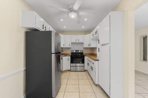 706 Sunny Pine Way #E2, Greenacres FL - photo 7 of 20