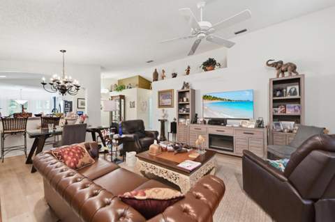 11163 Mandalay Way, Boynton Beach FL - photo 6 of 28
