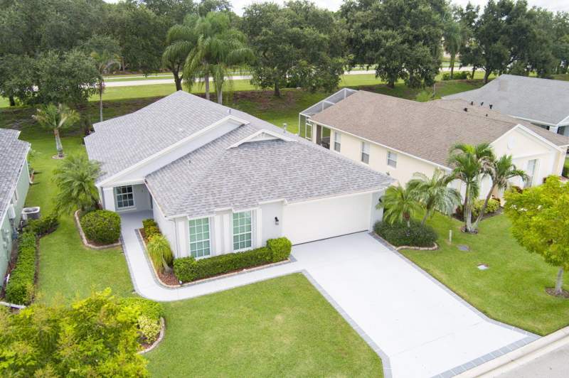 2 bedroom Single Family Residence at 228 SW Lake Forest Way, Lakeforest At St Lucie West Phase 1, Port St. Lucie — photo 2