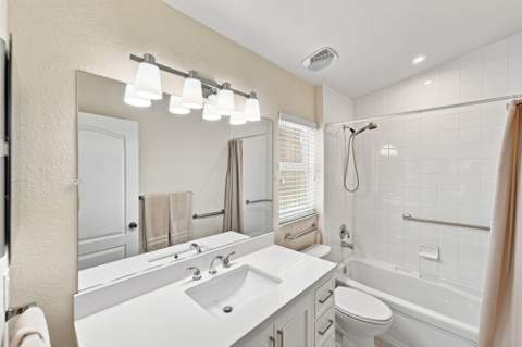 228 SW Lake Forest Way, Port St. Lucie FL - photo 15 of 38