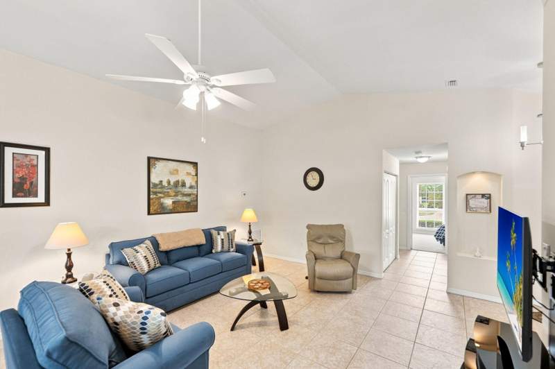 2 bedroom Single Family Residence at 228 SW Lake Forest Way, Lakeforest At St Lucie West Phase 1, Port St. Lucie — photo 4